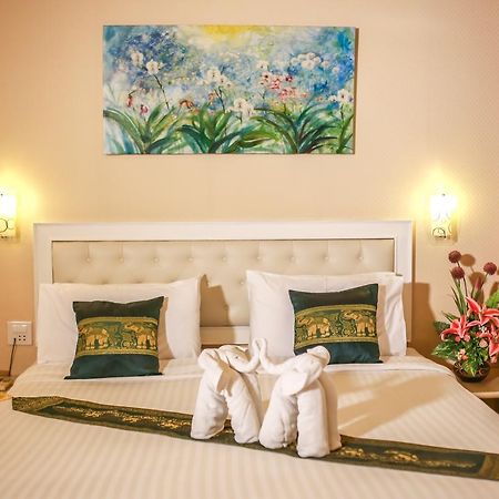 Korat Hotel - Sha Plus Накхонратчасіма Екстер'єр фото