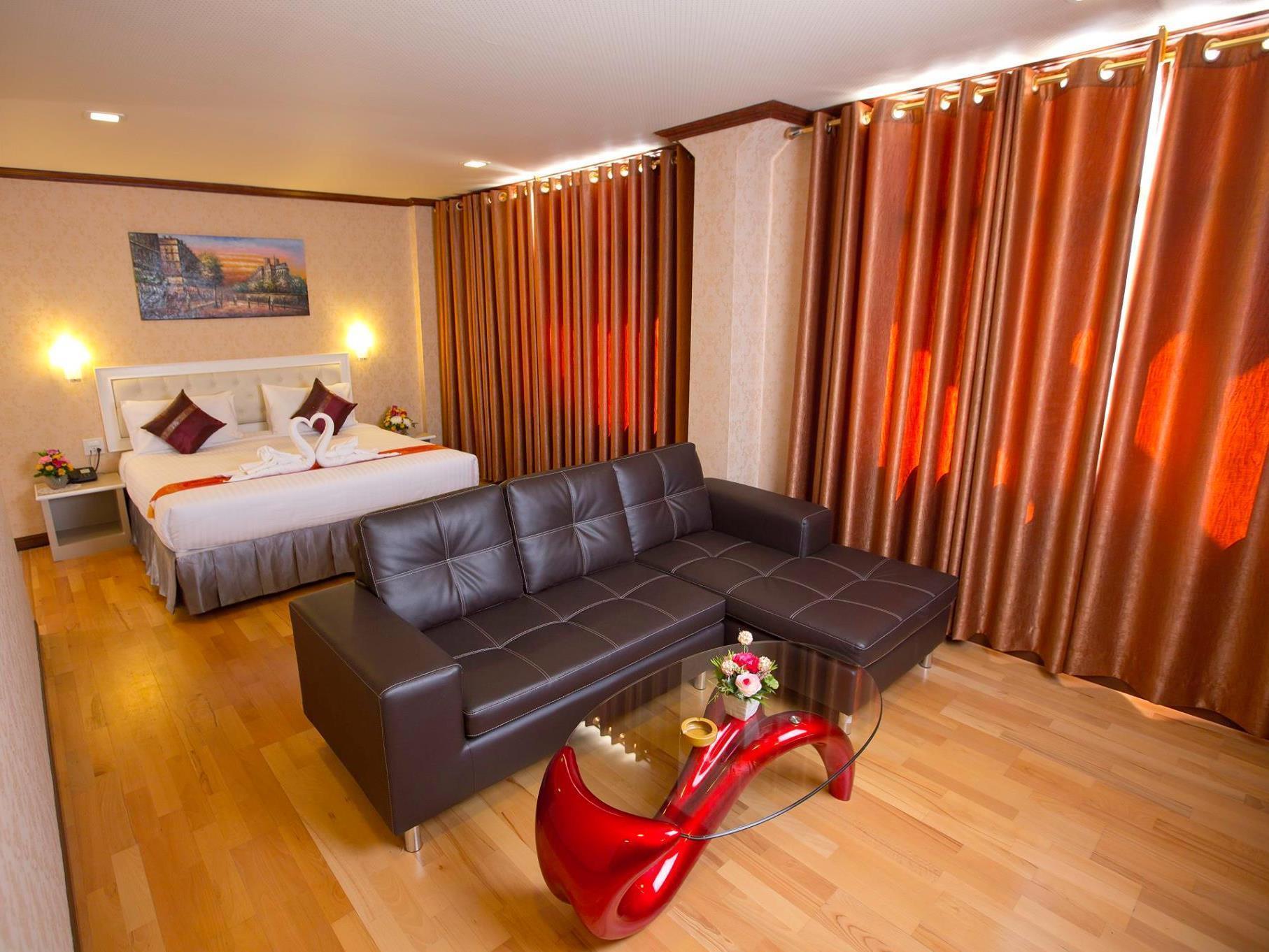 Korat Hotel - Sha Plus Накхонратчасіма Екстер'єр фото