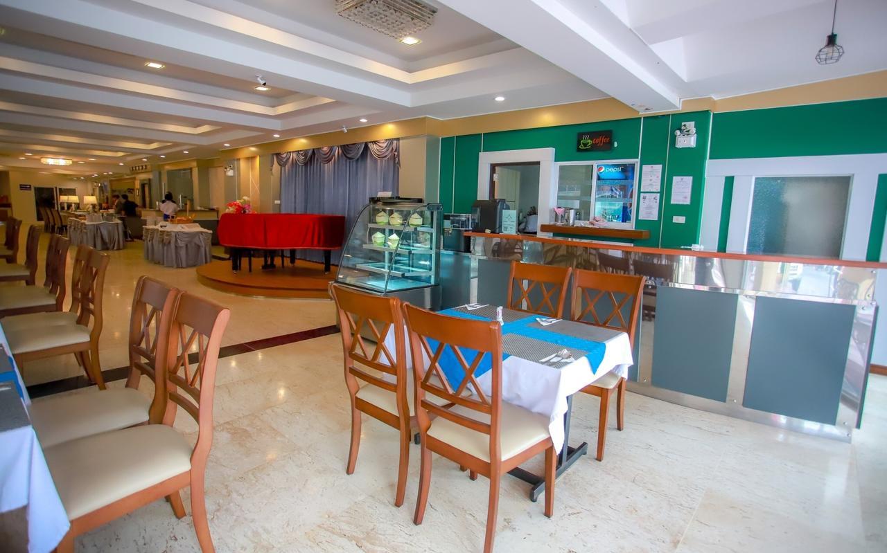 Korat Hotel - Sha Plus Накхонратчасіма Екстер'єр фото