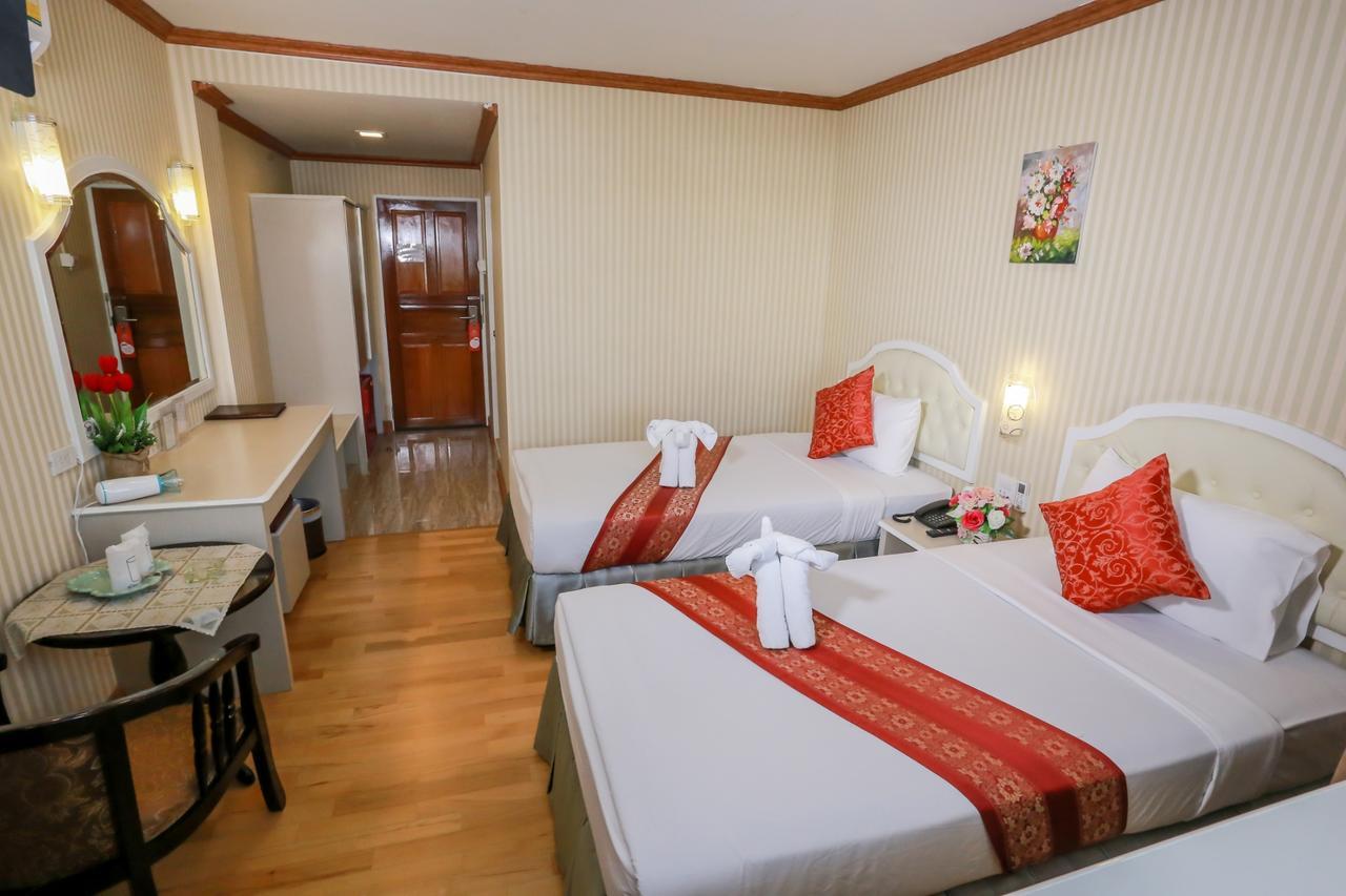 Korat Hotel - Sha Plus Накхонратчасіма Екстер'єр фото