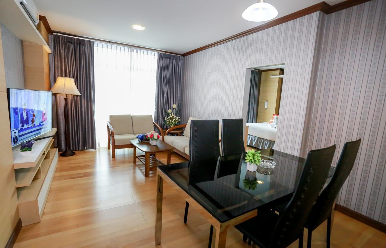 Korat Hotel - Sha Plus Накхонратчасіма Екстер'єр фото