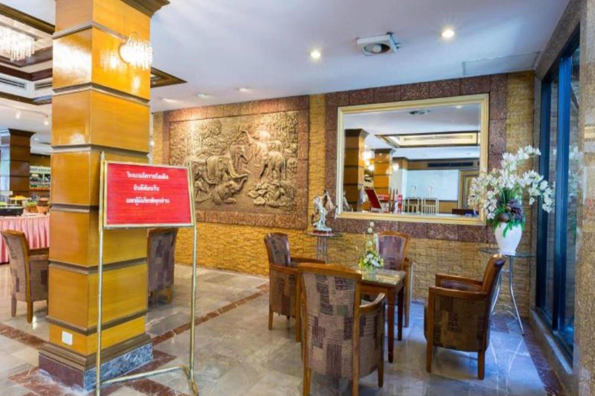 Korat Hotel - Sha Plus Накхонратчасіма Екстер'єр фото